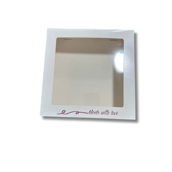 Cutii prajturi cu fereastra